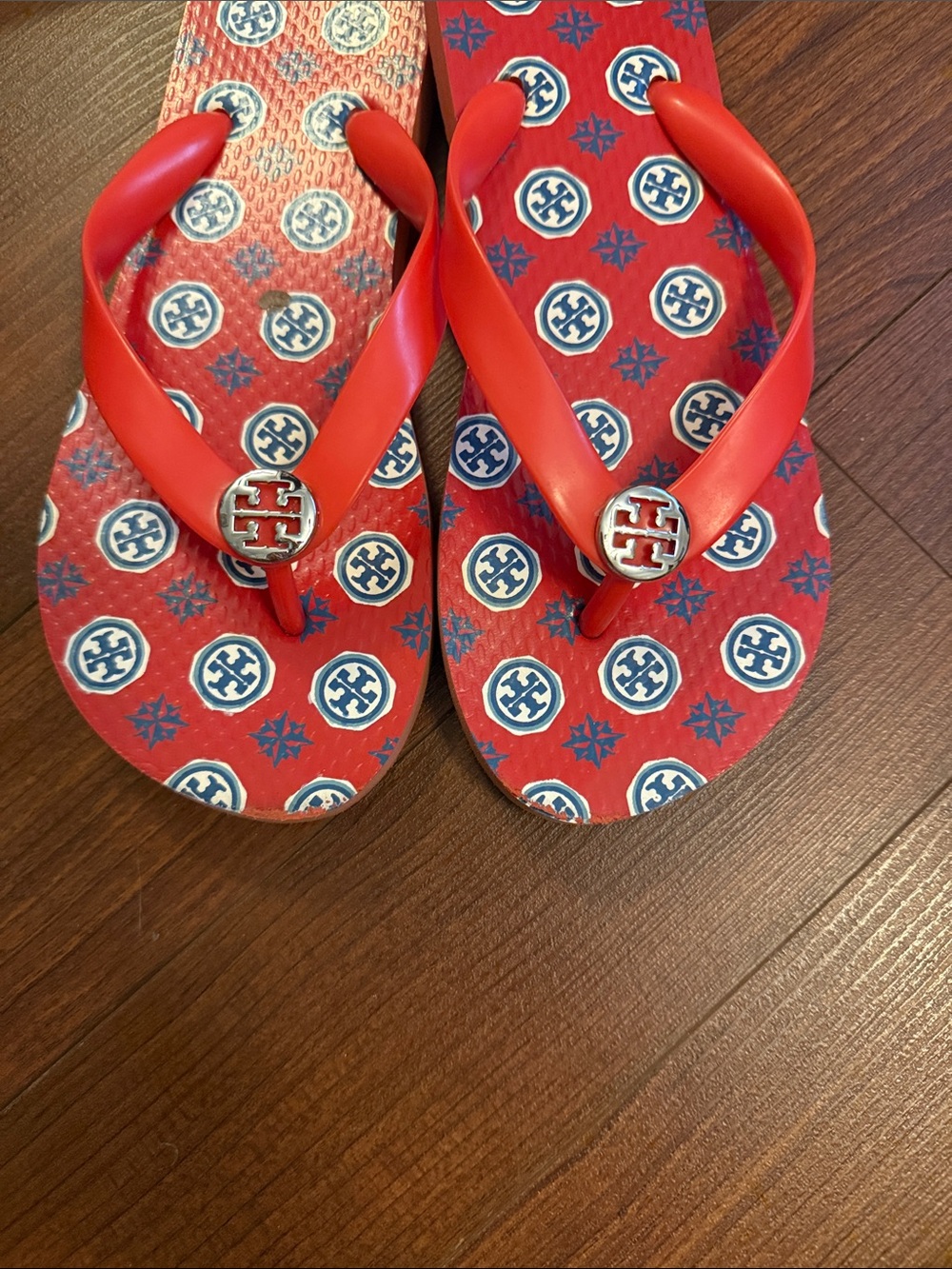 Tory Burch Red Logo Pattern Flip Flops with Gold Medallions - Picture 3 of 3